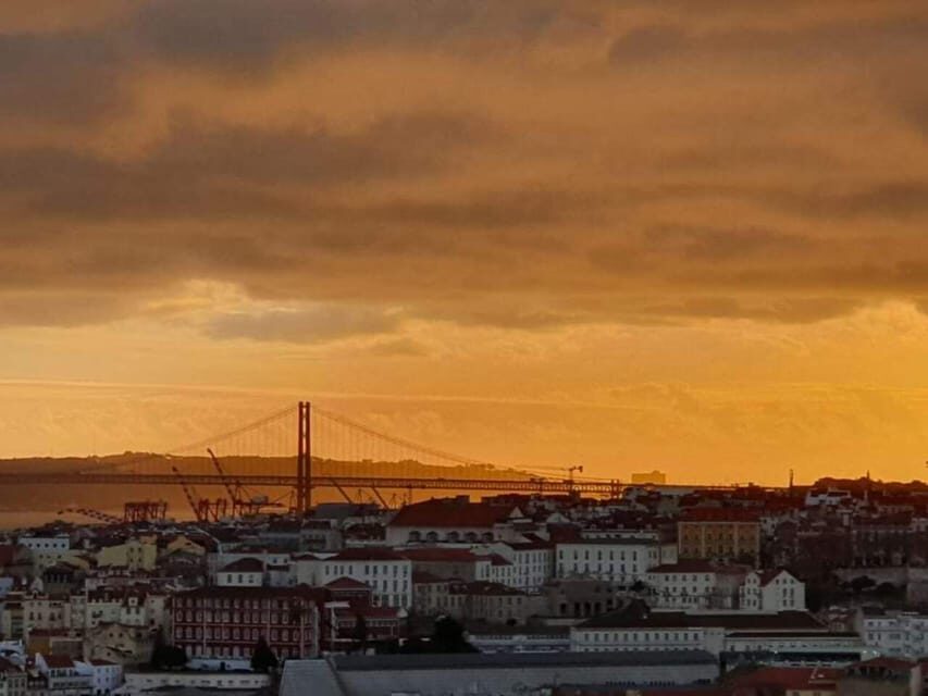 Lisbon: Private Highlights Tuk-Tuk Tour with Tapas and Wine - A Small-Group Tuk-Tuk That Hits the Best Views