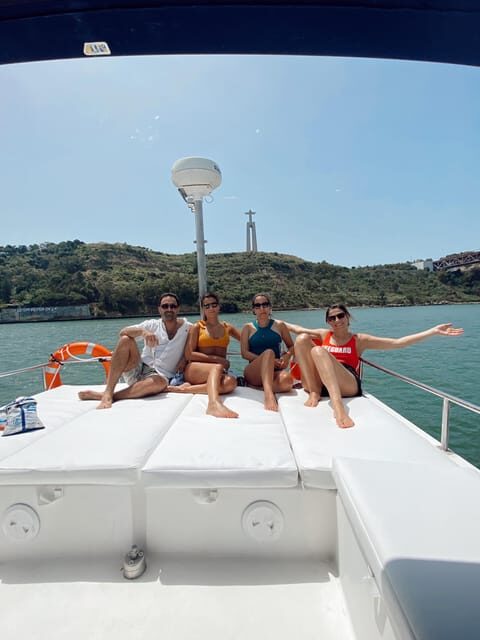 Lisbon: Private Luxury Catamaran Tour with Welcome Drink - Key highlights at a glance