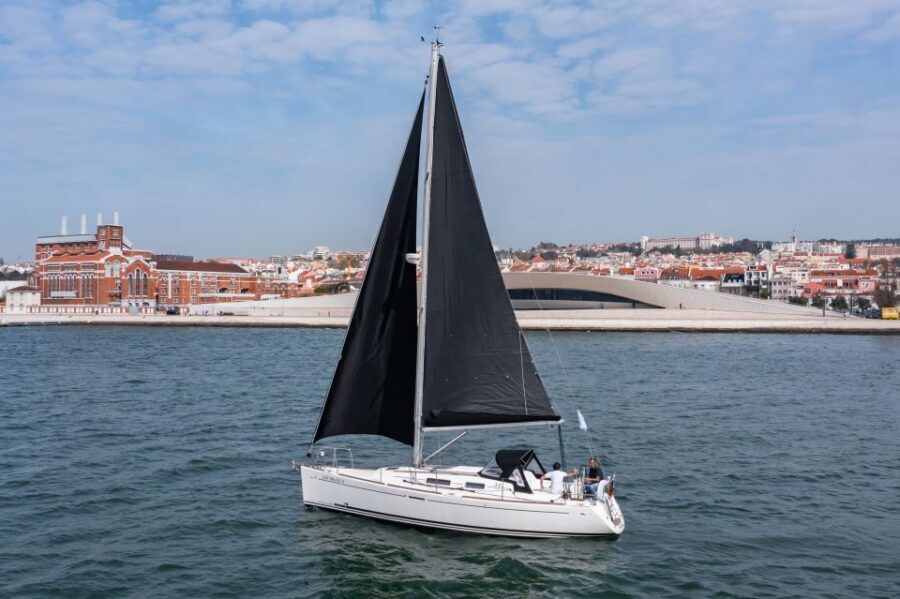 Lisbon: Private Sailboat Tour on the Tagus at Sunset - Sunset sailing from Alcântára: why this feels like Lisbon