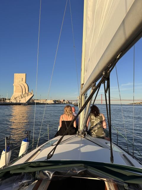 Lisbon: Private sailboat tours on Tagus River - The 2-hour Tagus River route: monuments in the order that makes sense
