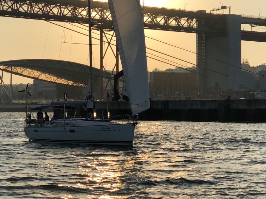 Lisbon: Private Sunset Sailing Tour with Champagne - Weather and comfort: what to consider before you dress for sunset