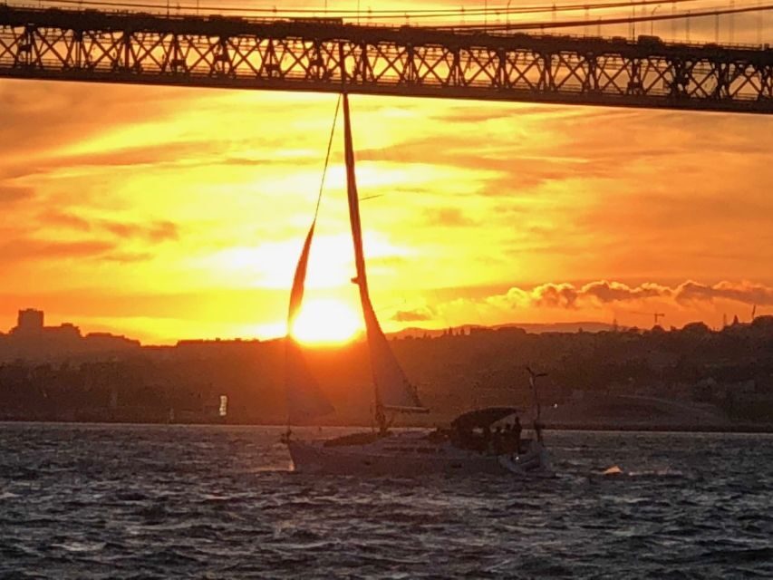 Lisbon: Private Sunset Sailing Tour with Champagne - From the Belém dock past Padrão dos Descobrimentos and Torre de Belém