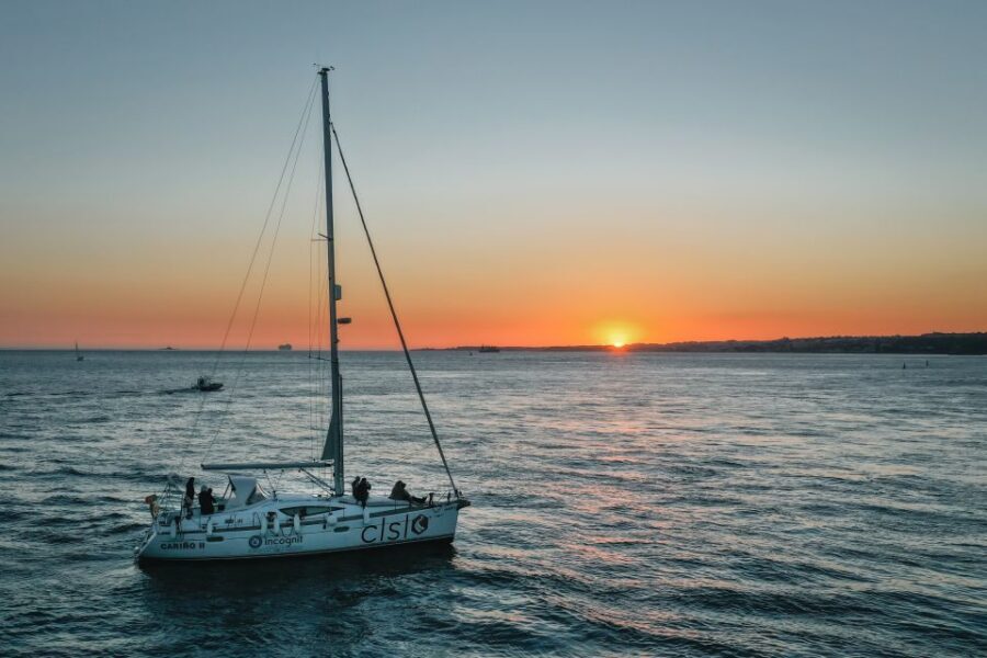 Lisbon: Private Tagus River Yacht Tour - Private group pricing: is $406 worth it?