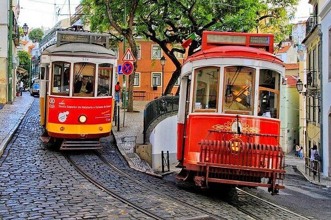 Lisbon Private Tour - Parque Eduardo VII: hill views with a Portugal-England thread