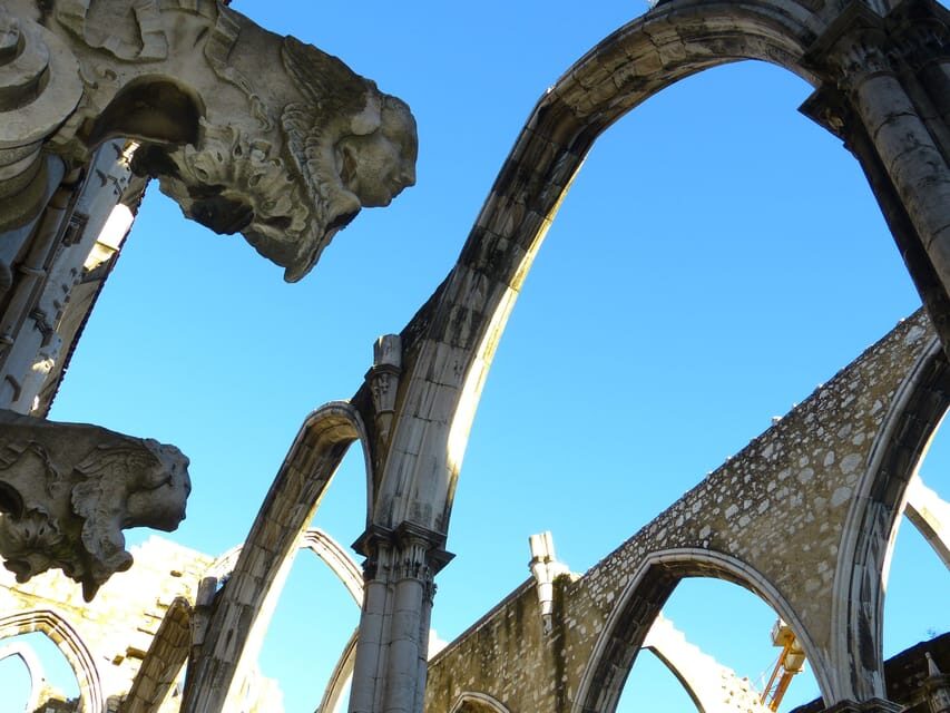 Lisbon Private Tour in Spanish - Baixa-Chiado and Lisbon Cathedral: your flexible shopping and photo zone