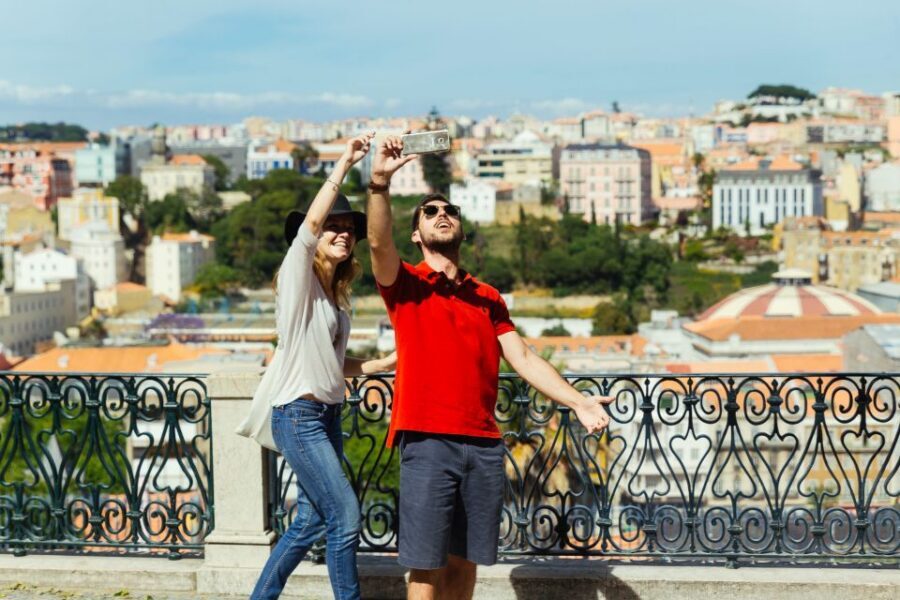 Lisbon: Private Tour with Locals – Highlights & Hidden Gems - Why this 3-hour Lisbon private tour works