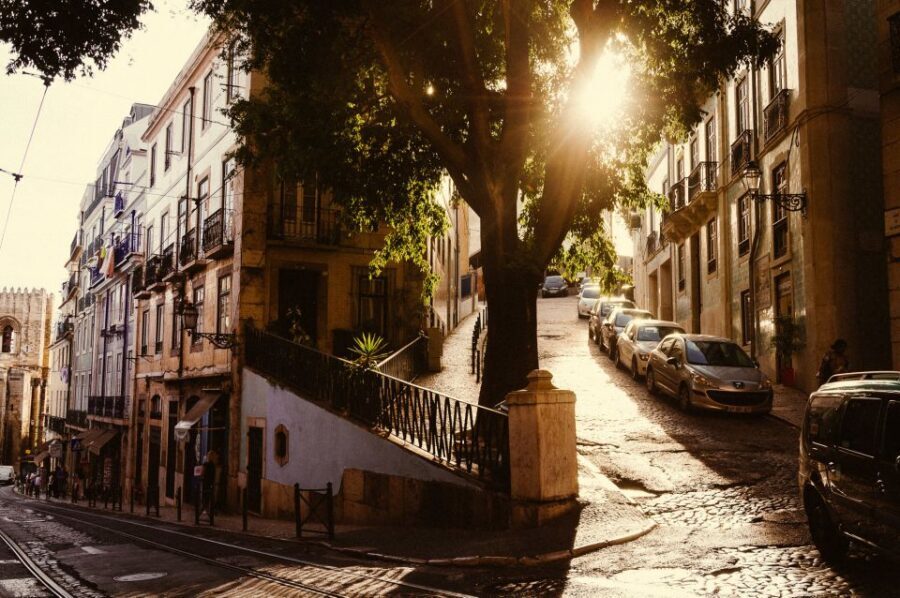 Lisbon: Private Tour with Locals – Highlights & Hidden Gems - Private group: why it feels different from a big-group tour