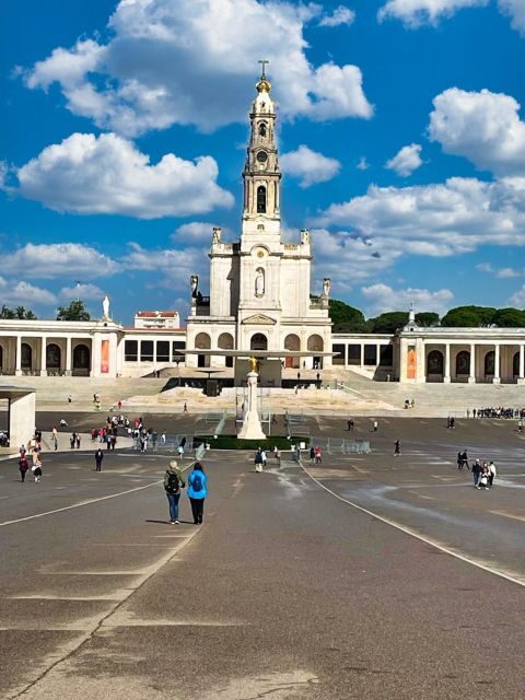Lisbon: Private Transfer to Porto with stops until 3 cities - A Private Lisbon-to-Porto Transfer That Uses the Drive Time