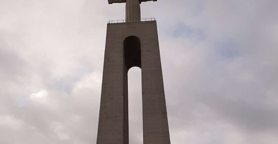 Lisbon: Private Tuk Tuk Tour Christ the King & Abril Bridge - The 25 de Abril Bridge photo stop: Lisbon’s big-ticket view