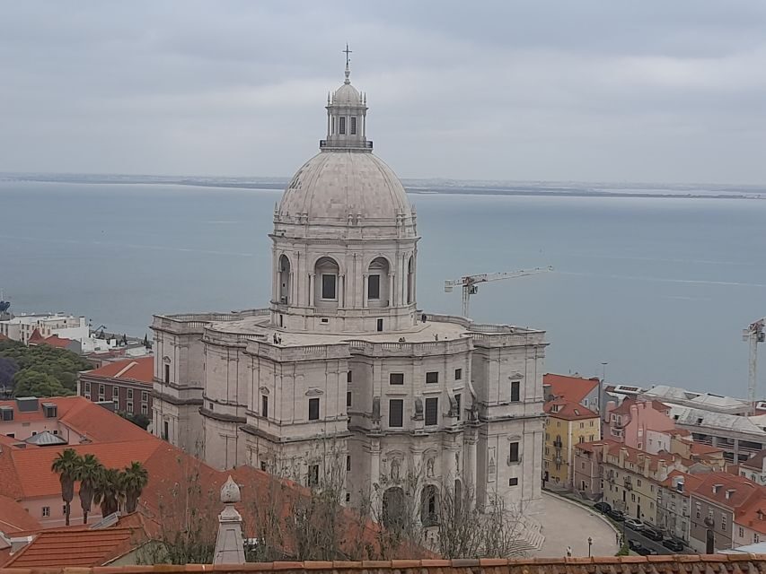 Lisbon: Private Tuk-Tuk Tour for 2 hours - Lisbon Cathedral: A Strong Cultural Anchor Before the Views