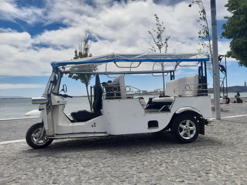Lisbon: Private Tuk-Tuk Tour for 2 hours - São Vicente de Fora Monastery: A Stop for Details, Not Just Names