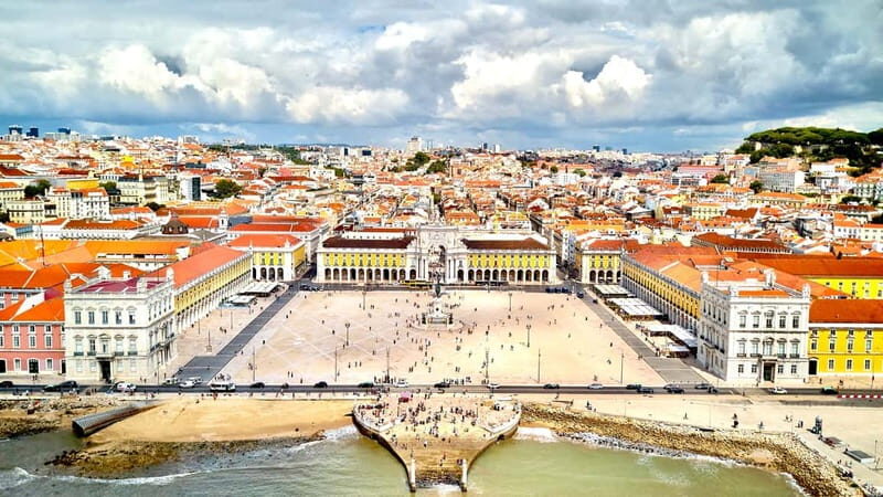 Lisbon: Private Tuktuk Tour with History & Music - Key highlights you’ll feel right away