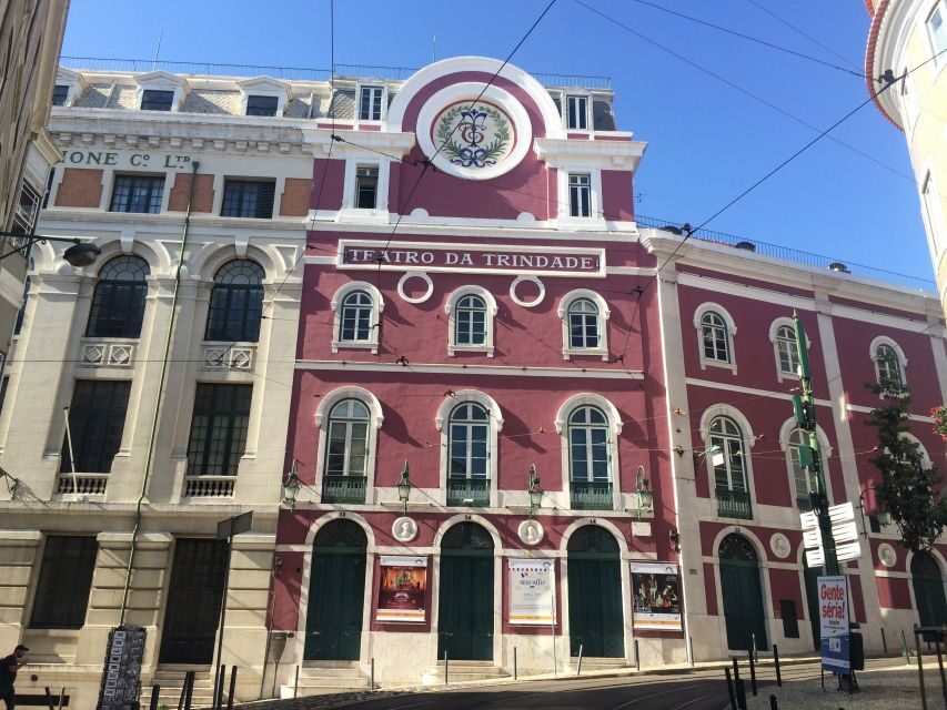 Lisbon: Private walking tour - Guides who adjust: lively storytelling and flexible pacing