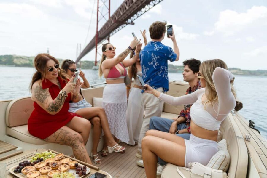 Lisbon: Relax in the Waves - Open Bar and Snacks at Sunset - The Included Open Party Bar and Snacks: Drink Options Without Guesswork