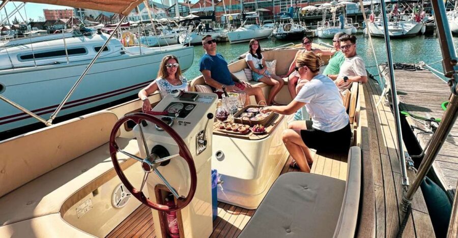 Lisbon: Relax in the Waves - Open Bar and Snacks at Sunset - Meeting at Gate #3 in Doca de Santo Amaro (Fast Start, No Stress)