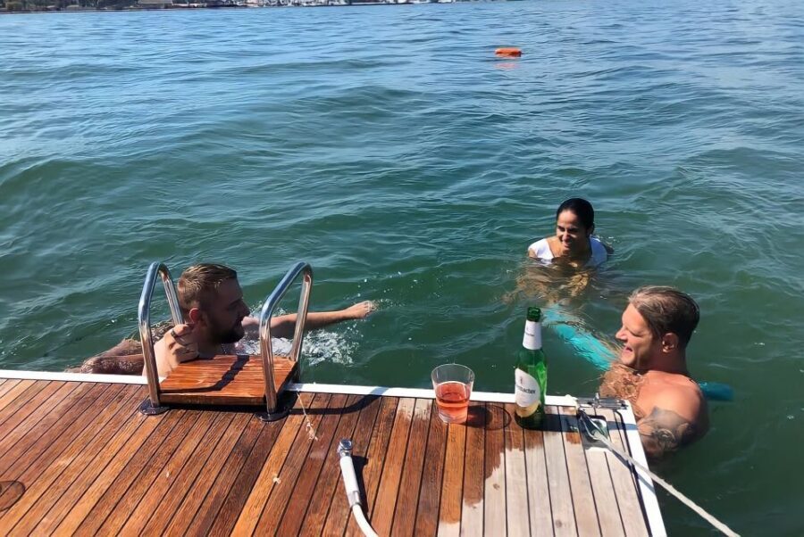 Lisbon: Sailboat Beach Tour - Lisbon–Cascais views from the water: why the coastline part matters