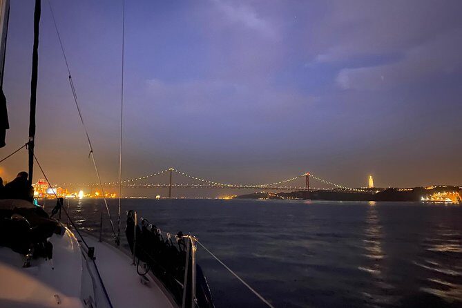 Lisbon Sailing Tour by Night - 25 April Bridge: The Big Night Symbol