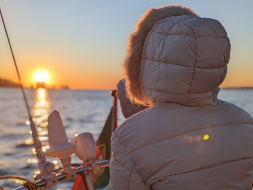 Lisbon: Scenic Day & Sunset Boat Tour with a Drink - Comfort checklist for a Tagus sunset sail