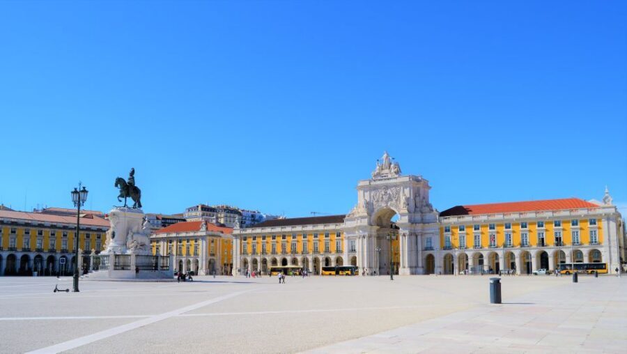 Lisbon: Segway Super Tour - Ending by Cais do Sodré: your Lisbon loop finishes where the energy is