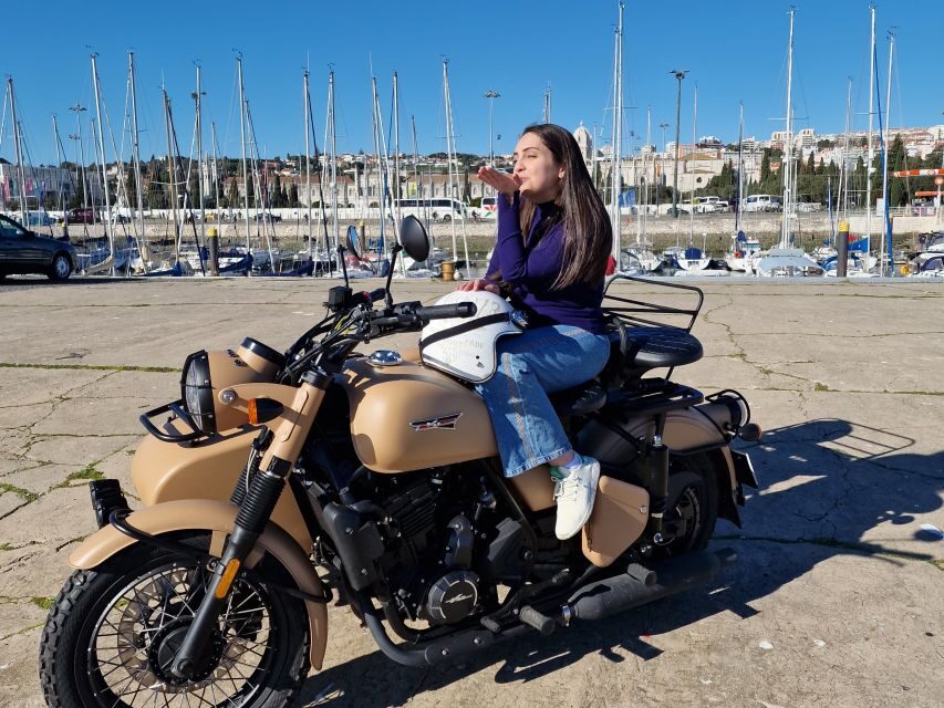 Lisbon: Sidecar Tour - Customizing your route on the fly