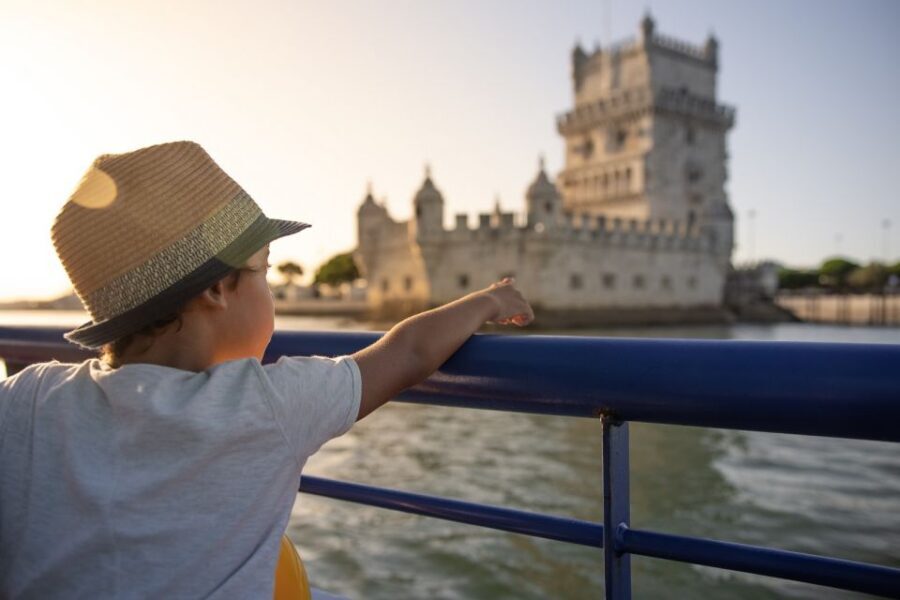 Lisbon: Sightseeing Boat Tour with Hop-On Hop-Off Option - Comfort and practical extras: pets, Wi‑Fi, and helpful facilities