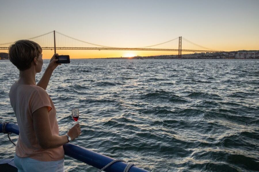 Lisbon: Sightseeing Boat Tour with Hop-On Hop-Off Option - Price and value: why around $21 can make sense