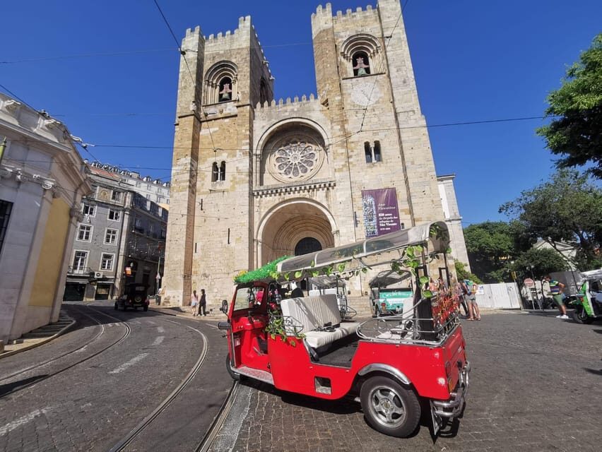 Lisbon: Sightseeing City Tour by Tuk-Tuk - Graça and Alfama: narrow streets without the misery