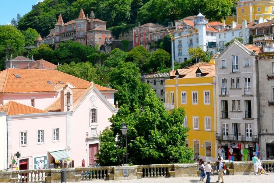 Lisbon, Sintra and Cascais: Full-Day Private Tour - The traditional lunch break: where to recharge without losing momentum