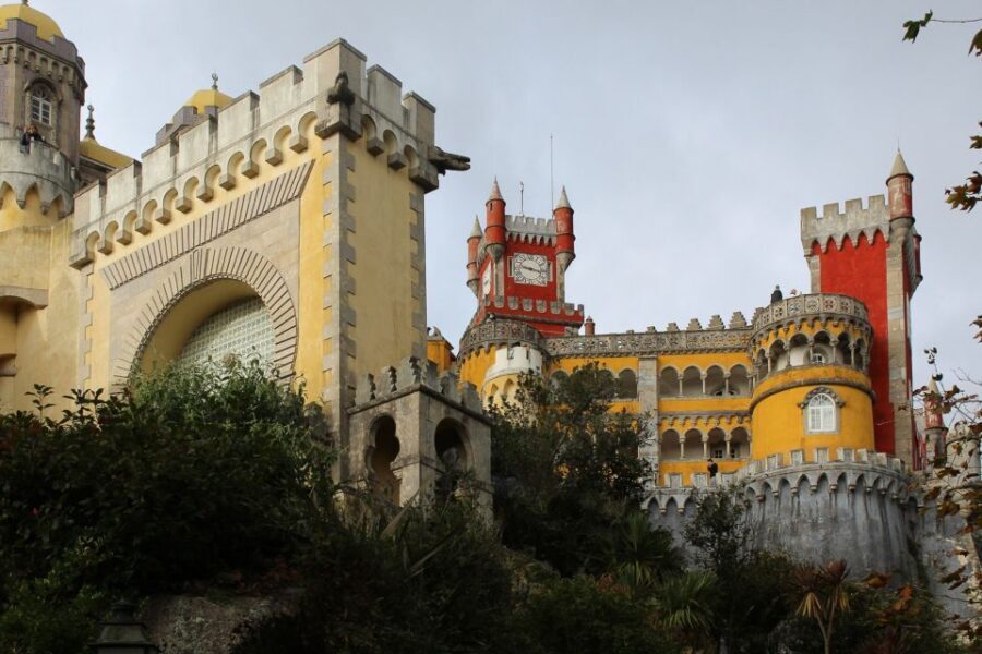 Lisbon: Sintra, Cascais, & Estoril Guided Day Tour - Sintra’s romance: where the day starts feeling cinematic
