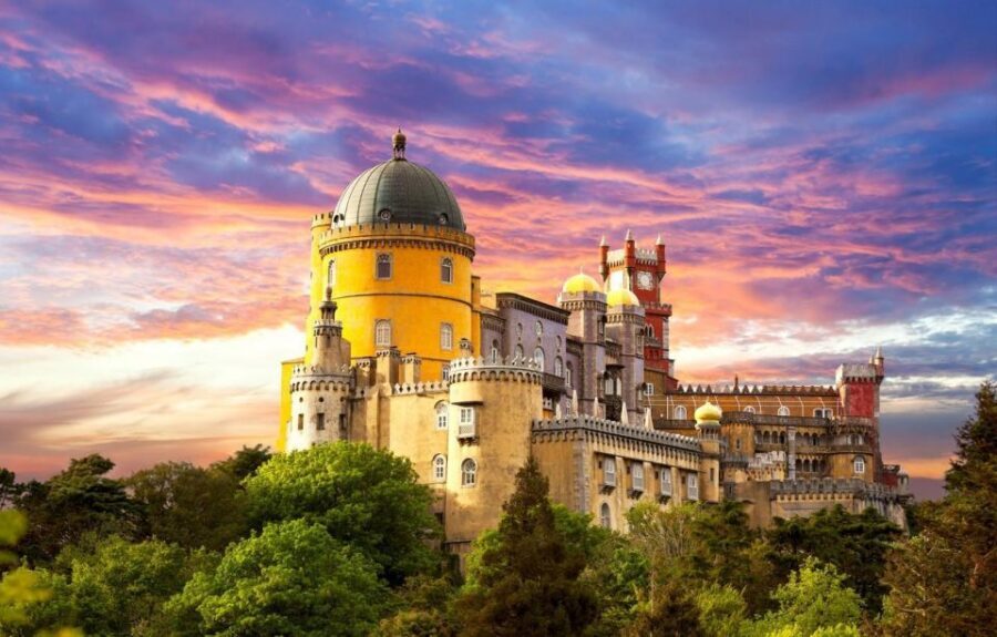 Lisbon: Sintra, Pena Palace, Cabo da Roca & Cascais Day Tour - Cascais: seaside strolling with aristocratic history vibes