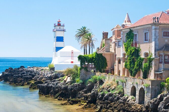 Lisbon: Sintra, Pena Palace , Cascais & Cabo Small Group Day Tour - Guides and the small-group advantage in a minivan