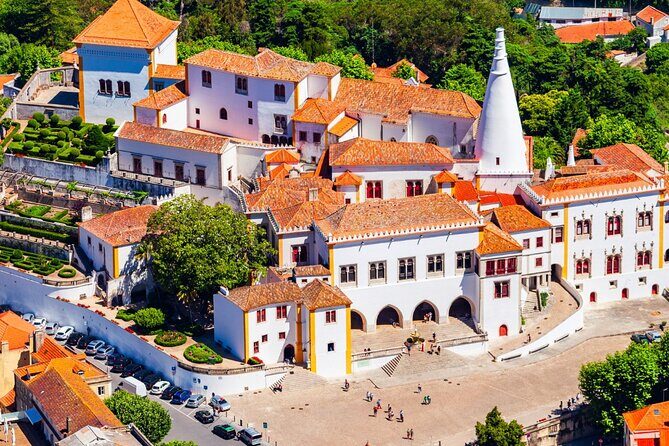 Lisbon: Sintra, Pena Palace , Cascais & Cabo Small Group Day Tour - Weather and meeting points: how to make the day smoother