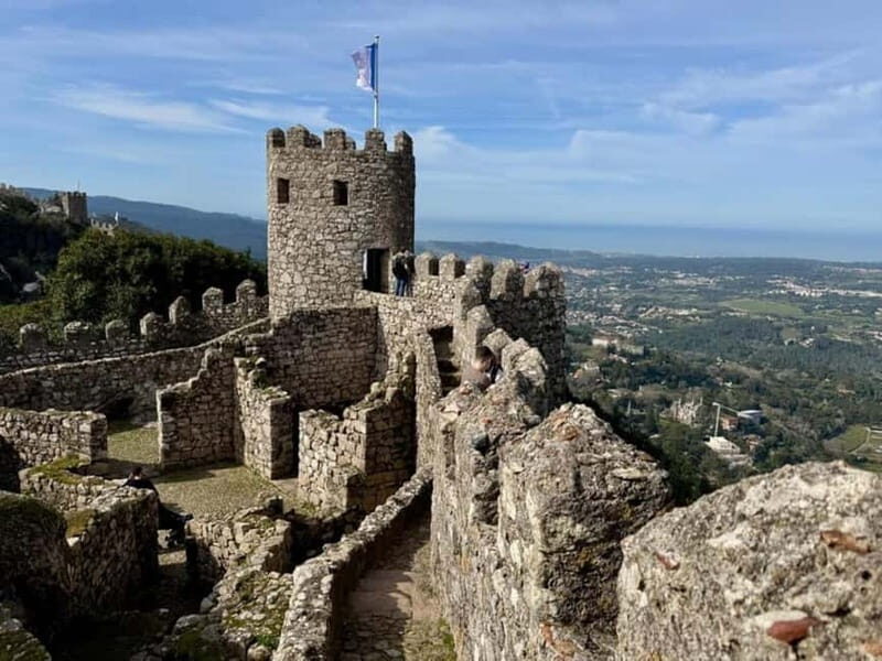Lisbon: Sintra, Pena Palace, Moorish Castle & Regaleira Tour - Moorish Castle: the hike that pays back with real views