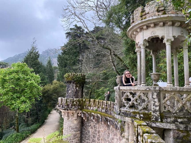 Lisbon: Sintra Tour with Pena Palace and Quinta da Regaleira - Estoril: quick coastal pass on the return route