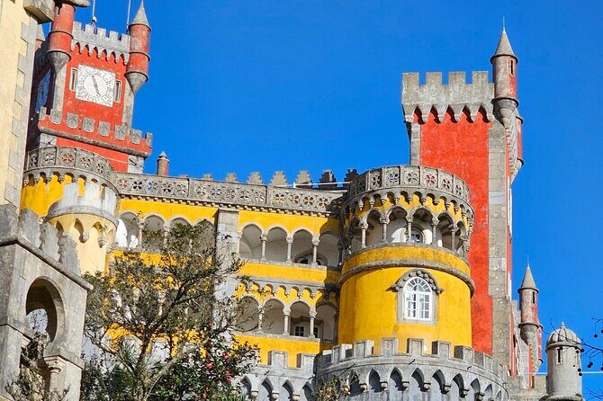 Lisbon : Sintra with Palácio DA Pena, Cascais, Cabo Roca and Azenhas - Getting started at Cinema São Jorge and settling into the pace