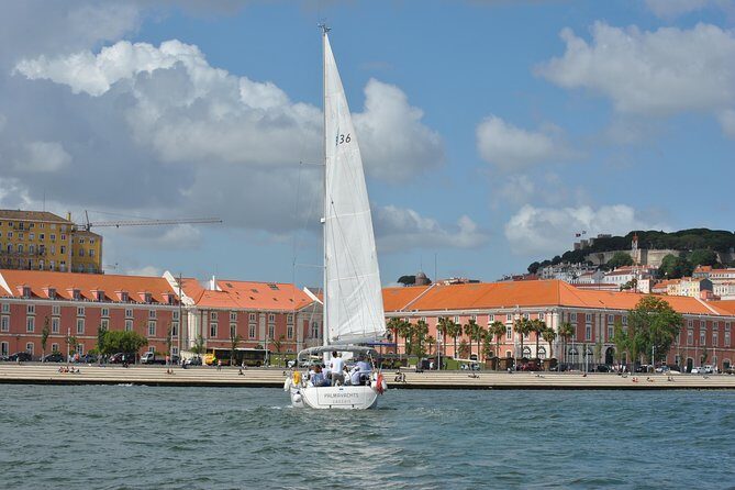 Lisbon Small Group Day Cruise with Historic Commentary & a Drink - Torre de Belém: A Fortress and a Departure Point