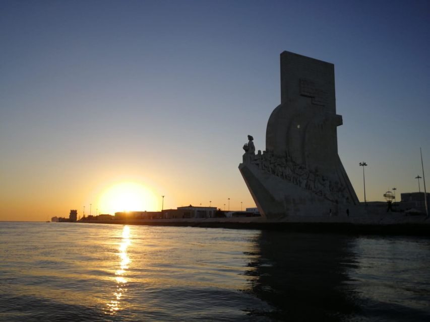 Lisbon Speedboat Sunset with Monuments Sightseeing - Why a one-hour speedboat sunset is such a smart Lisbon plan