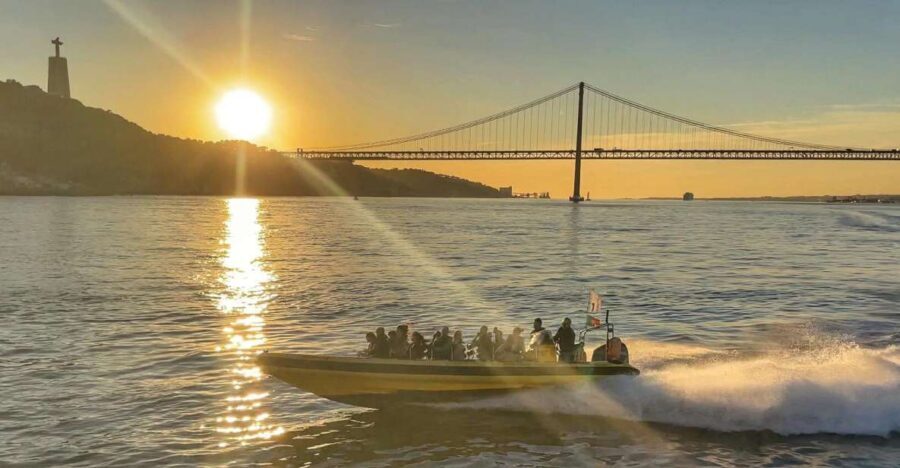 Lisbon Speedboat Sunset with Monuments Sightseeing - What you’re really buying: speed, perspective, and guided shortcuts