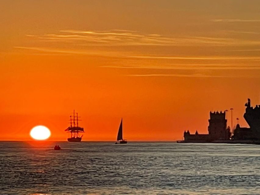 Lisbon Speedboat Sunset with Monuments Sightseeing - Comfort checklist: what to bring (and what to skip)