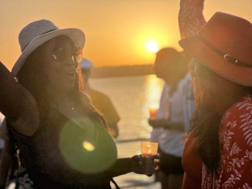Lisbon: Splash Boat Party the only all inclusive party + SUP - Unlimited drinks and the value of not rationing