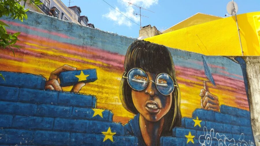 Lisbon: Street Art and Historical Walking Tour - Where the tour starts: Miradouro da Graça, on foot and in the right mood