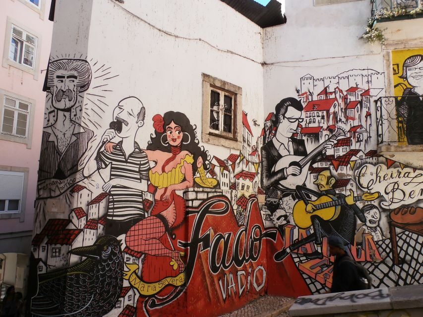 Lisbon: Street Art and Historical Walking Tour - The lookouts on the east side: Miradouro Portas do Sol and the Lisbon skyline rhythm