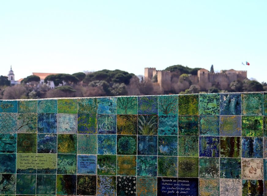 Lisbon: Street Art and Historical Walking Tour - São Jorge Castle context: heritage without the museum vibe