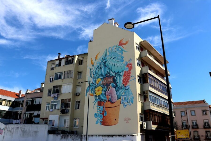 Lisbon: Street Art and Historical Walking Tour - What the guides do differently: interpretation, safety, and political context