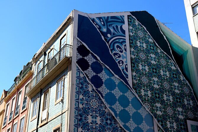 Lisbon Street Art and Lookout Point Tour - Graça and São Vicente: Street Art Lovers’ Quick Hit