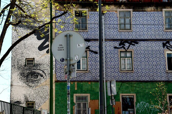 Lisbon Street Art and Lookout Point Tour - Portas do Sol and the Alfama Maze: Murals in a Living Neighborhood