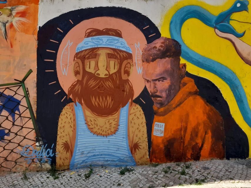 Lisbon Street Art Lovers Walk - Walking route breakdown: Mouraria, a Miradouro photo stop, then Graça