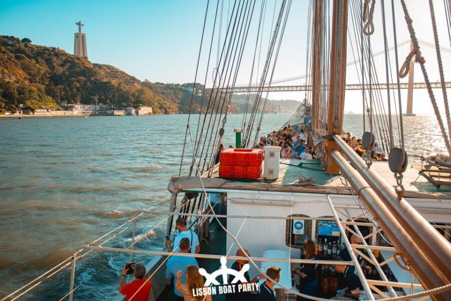 Lisbon: Sunset Boat Party with 2 Drinks and Free Club Entry - Should You Book This Lisbon Sunset Boat Party?