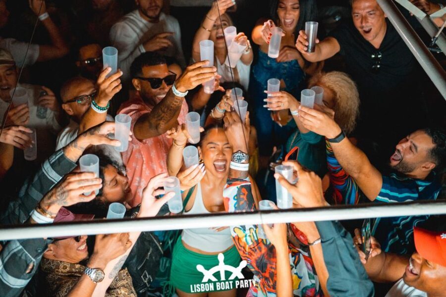 Lisbon: Sunset Boat Party with 2 Drinks and Free Club Entry - Lisbon Views From Water: Belém, Terreiro do Paço, And The 7 Hills
