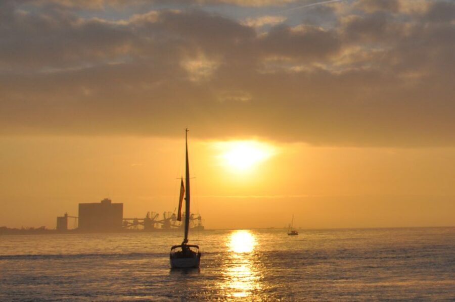 Lisbon: Sunset Cruise on The Tagus River with Welcome Drink - Belém Tower by boat: getting iconic without the crowds